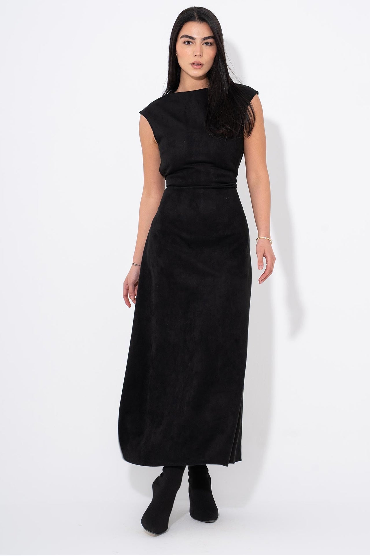 Chic Sleeveless Maxi Dress - Black