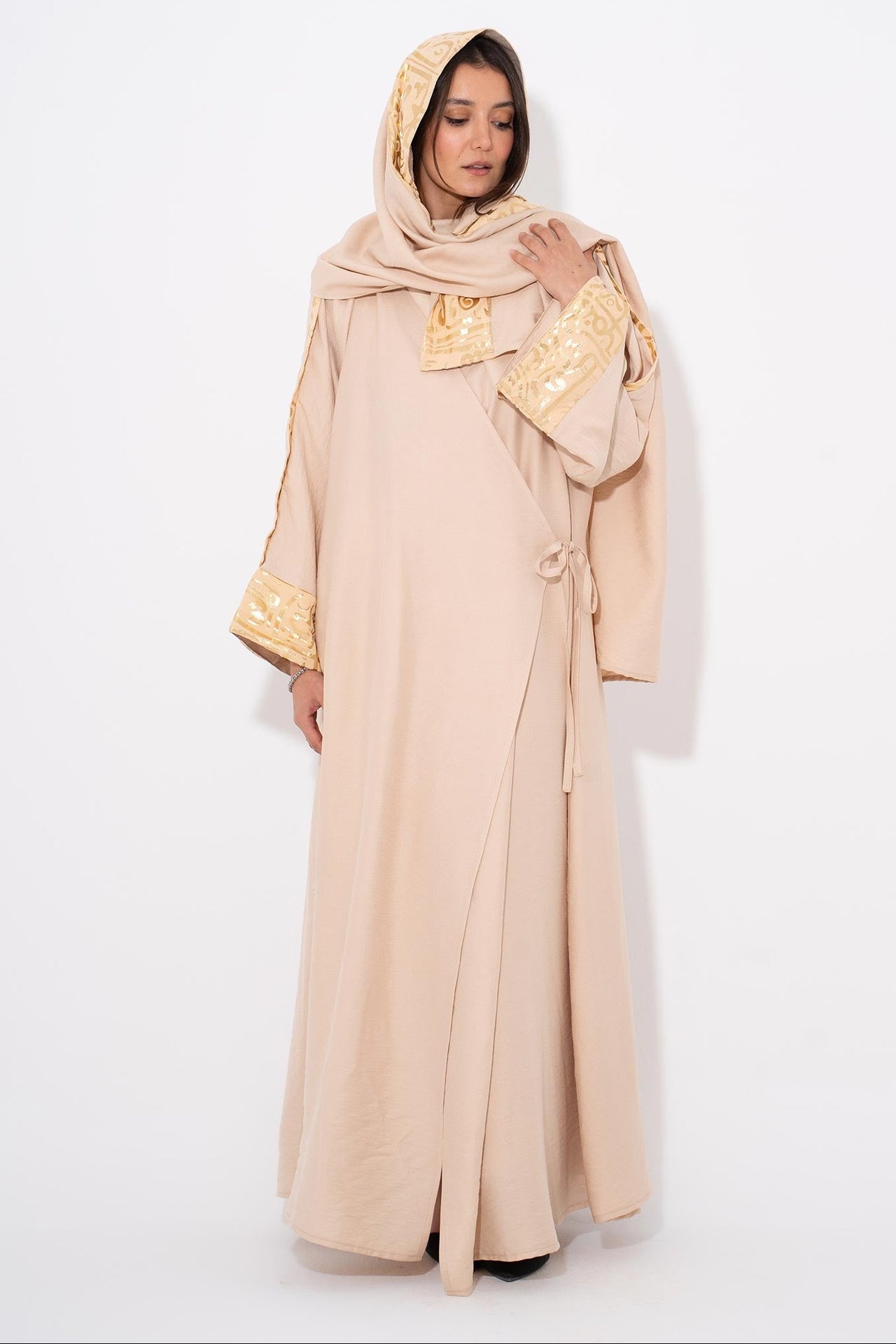 Serenity Isdal - Gold