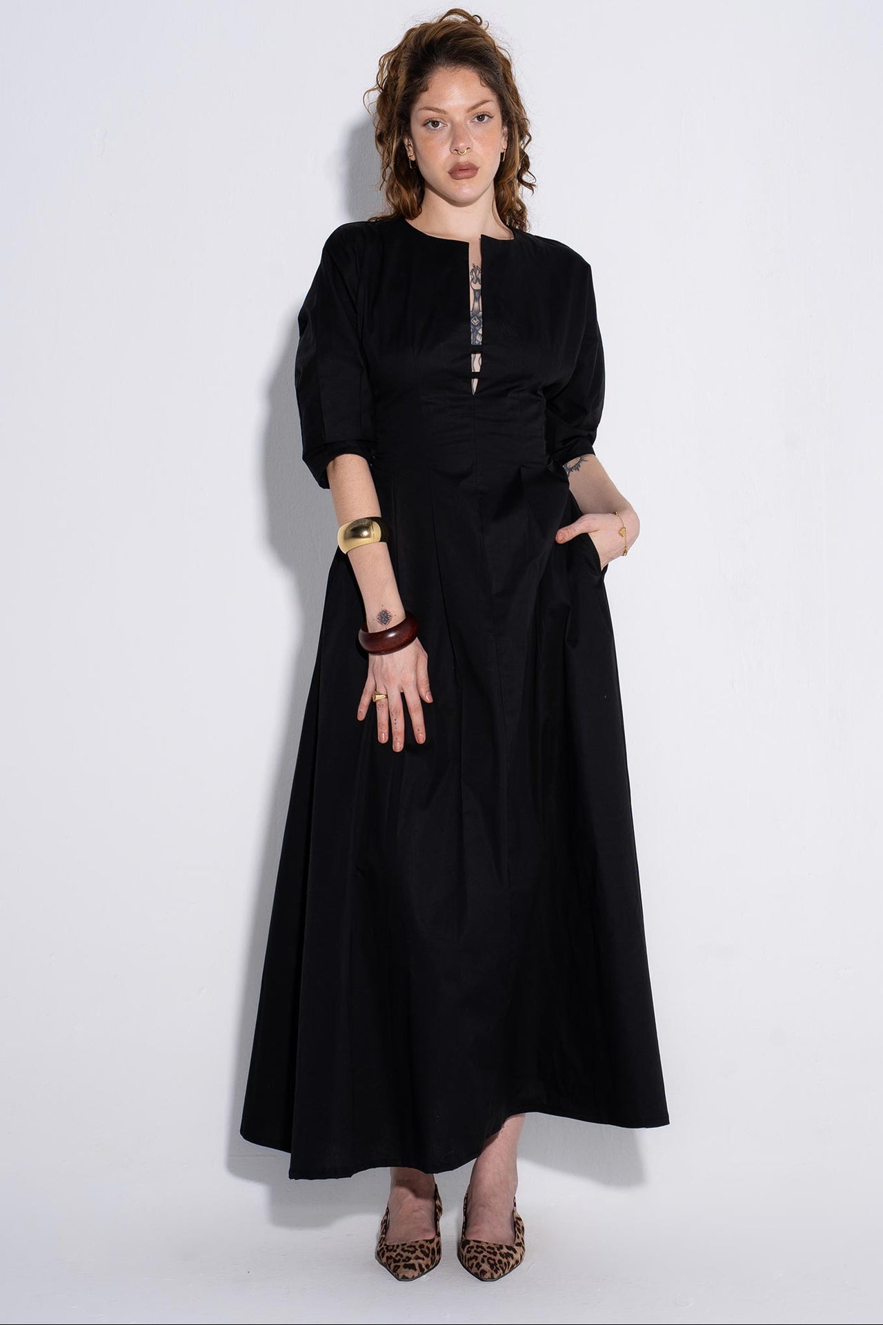 Structured Keyhole Poplin Midi Dress – Black
