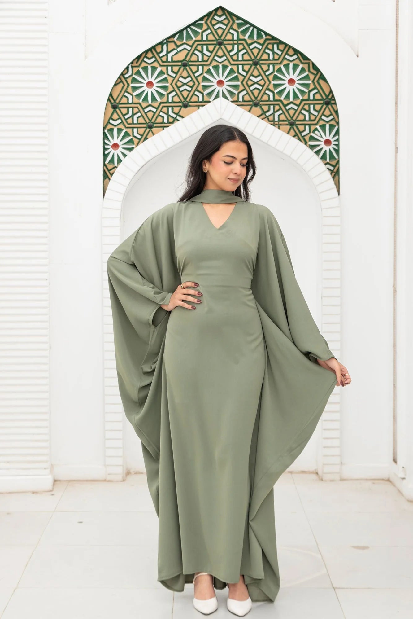 Crepe Traditional Arabian Flare Sleeve Abaya - Olive Green