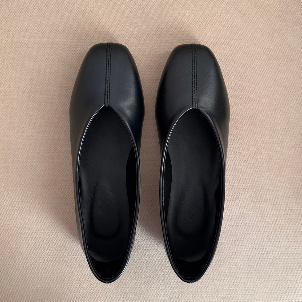 BAILATIRA GLOVE BLACK FLATS