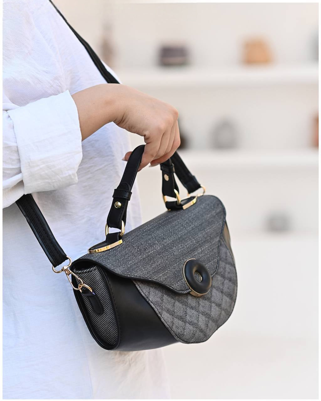 Faux Leather & Textured Fabric Pattern Flap Shoulder Bag – Black