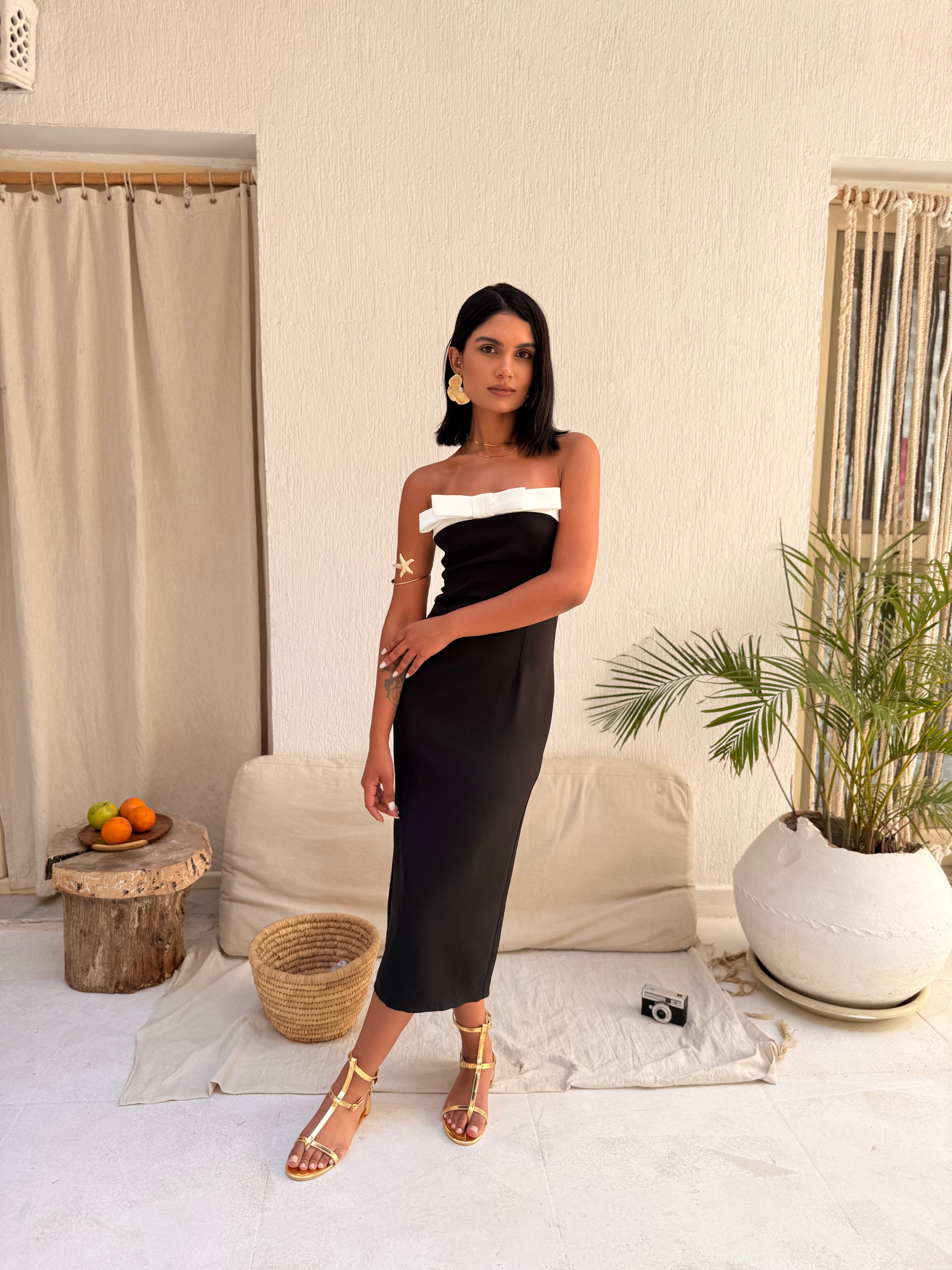 Solid Bow Strapless Midi Dress – Black