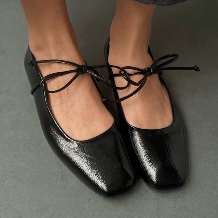 Bailatira Scrunched Burgundy Flats