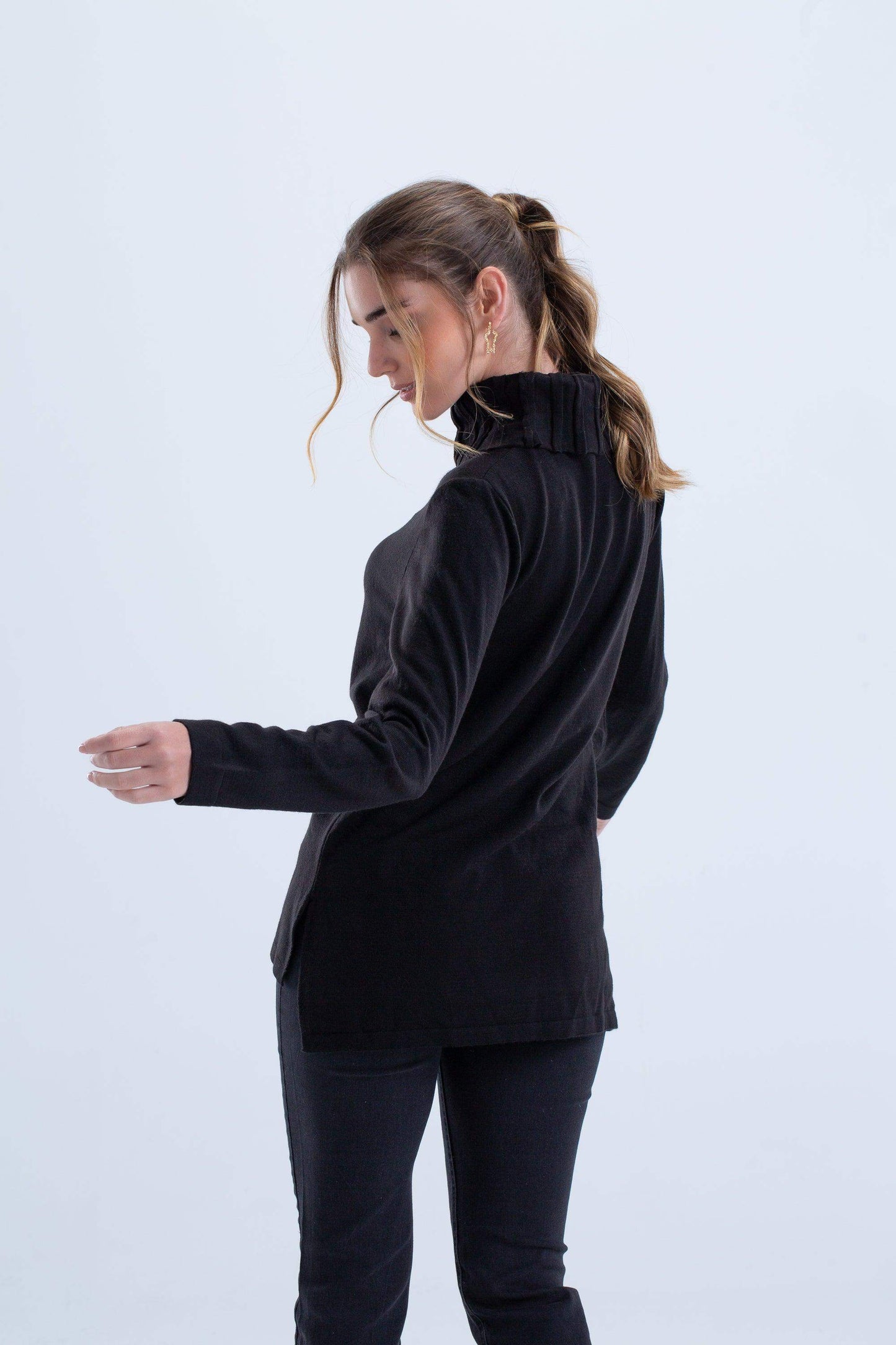 Asymmetrical Black Pullover - Carina - ÙƒØ§Ø±ÙŠÙ†Ø§