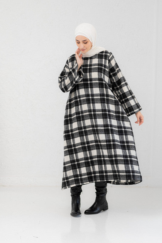 Classic Check Dress Wide Sleeve High-Low – Black & White