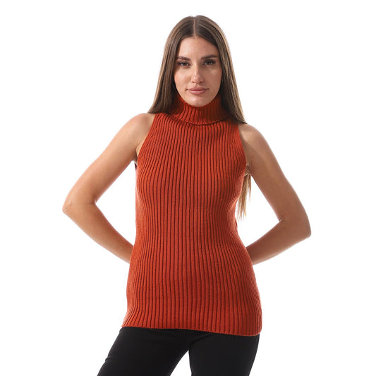 Sleeveless wool pullover with crew neck