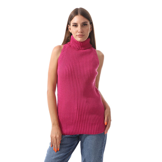 Sleeveless wool pullover with crew neck