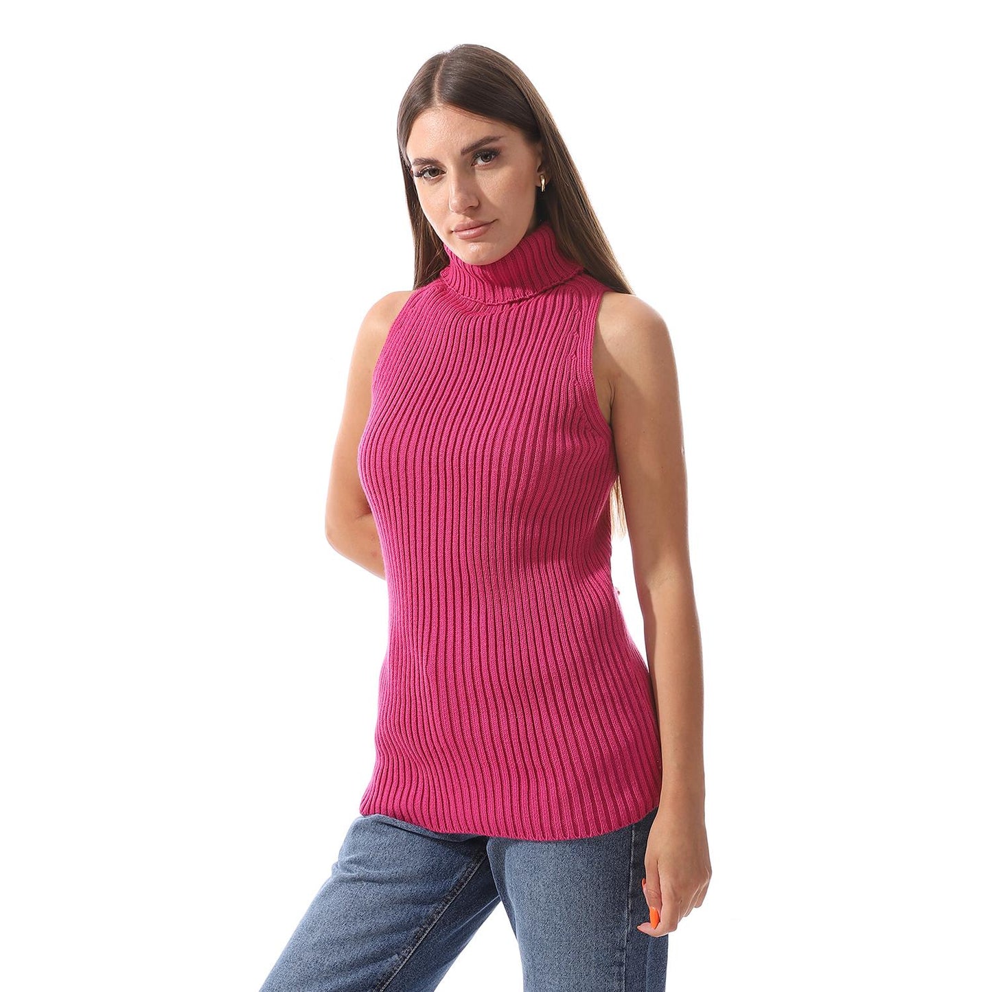 Sleeveless wool pullover with crew neck