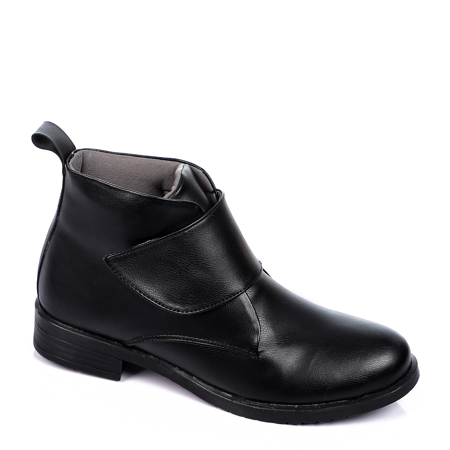 Faux Leather Solid Ankle Boot - Black