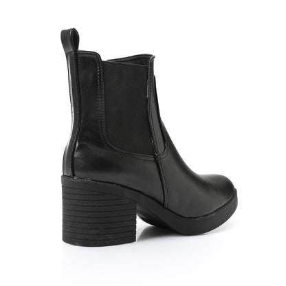 Leather Solid Ankle Boots – Black