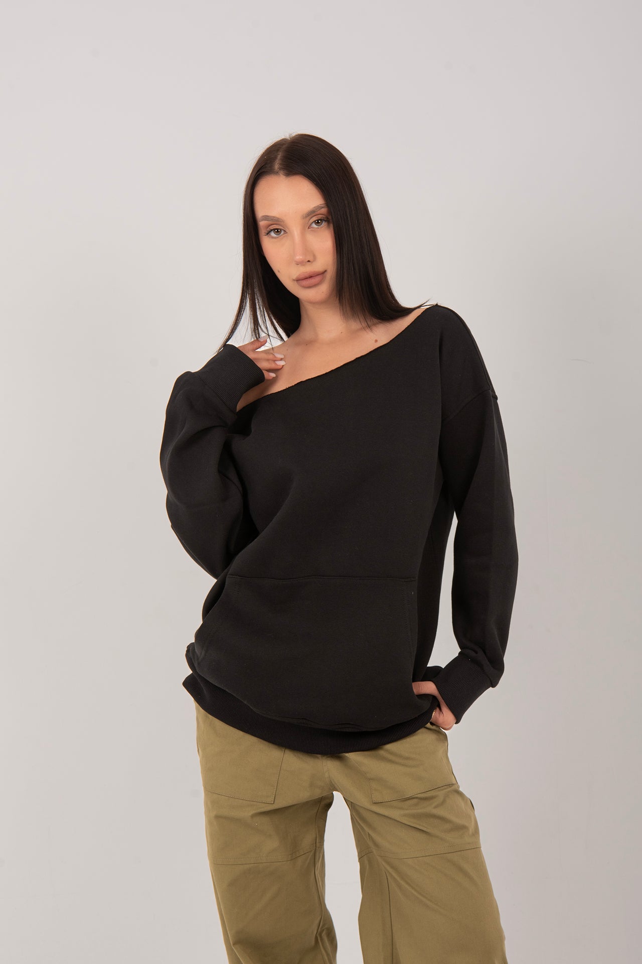 Cotton Blend Solid Oversized Off-Shoulder Sweatshirt – Black