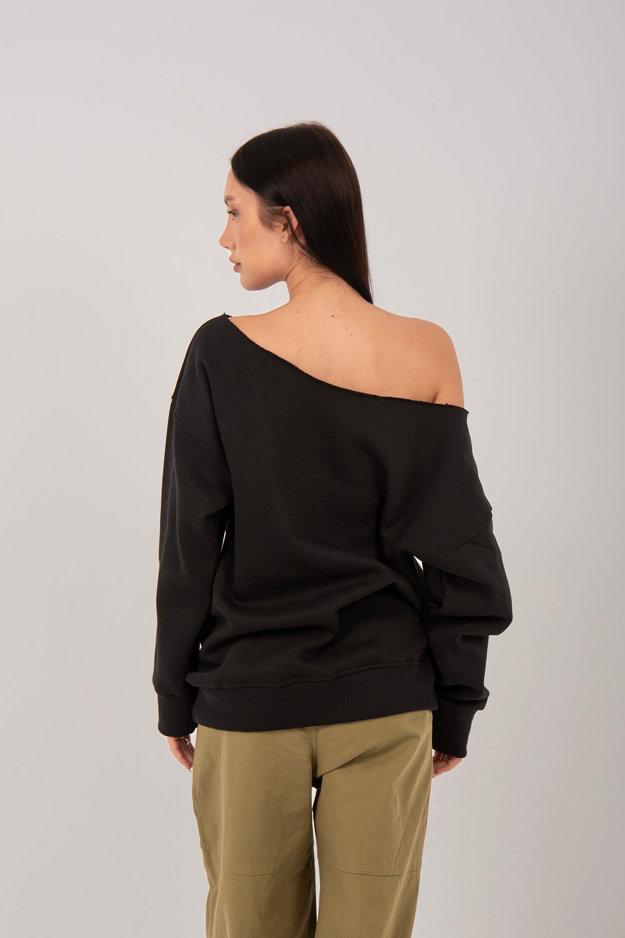 Cotton Blend Solid Oversized Off-Shoulder Sweatshirt – Black