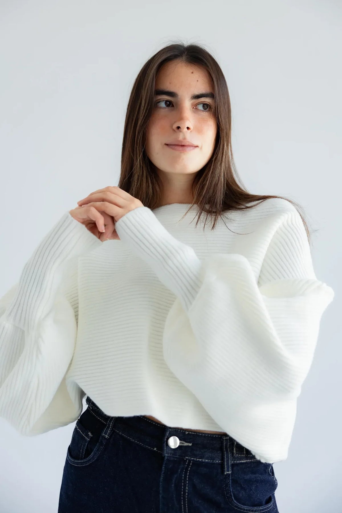 Batwing balloon sleeves with ribbed cuffs