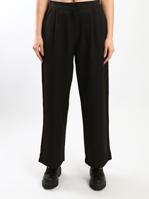 Solid Pleated Front Pants – Black