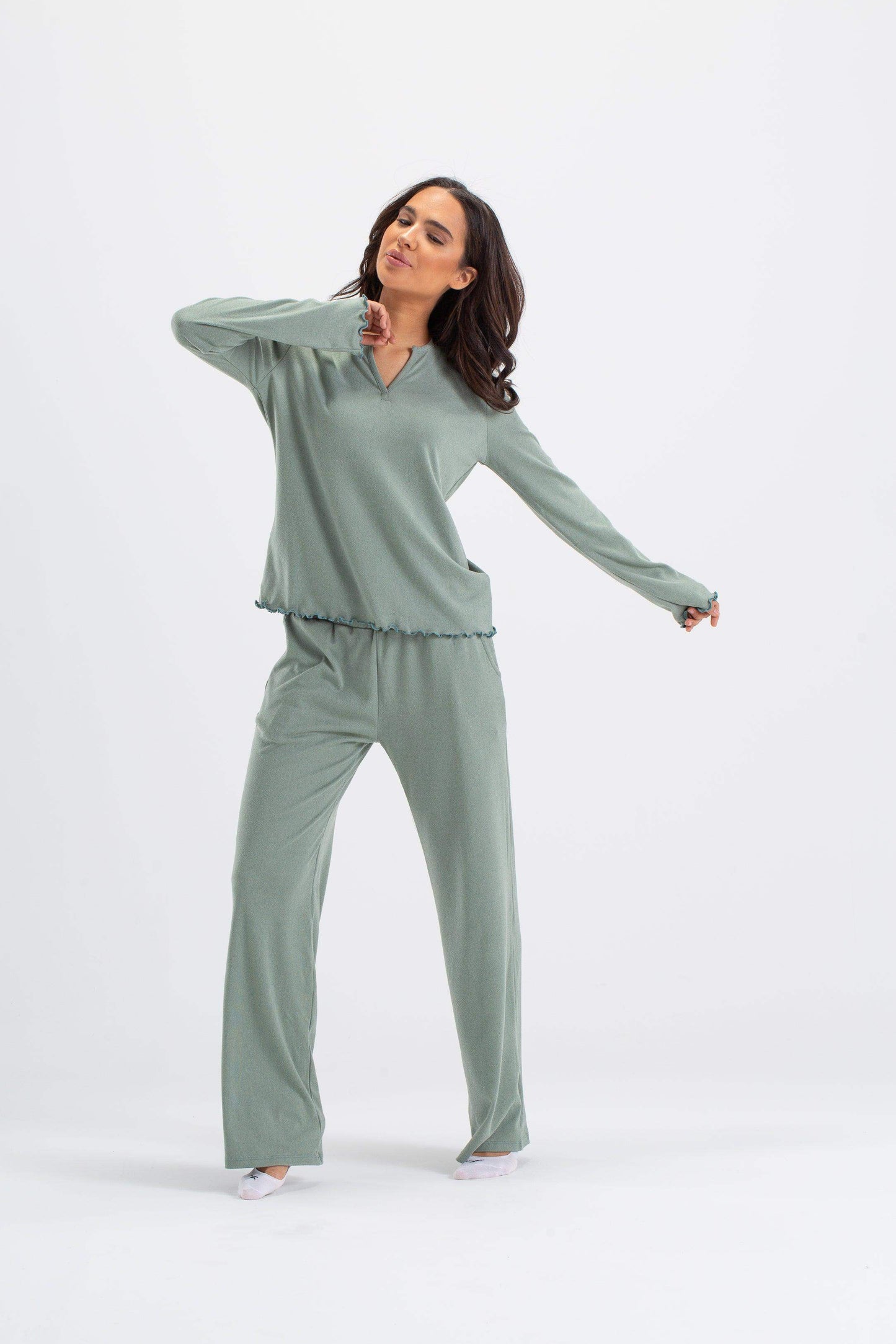 Pyjama Set with Ruffled Ending - Carina - ÙƒØ§Ø±ÙŠÙ†Ø§