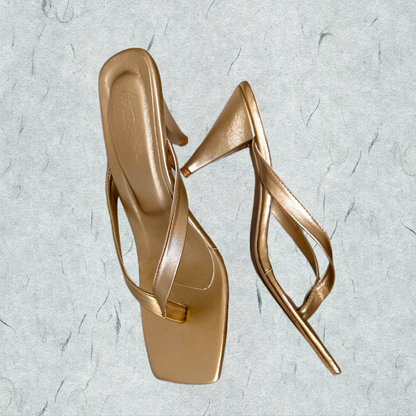 CAMISETA GOLD THONG SANDALS