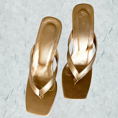CAMISETA GOLD THONG SANDALS
