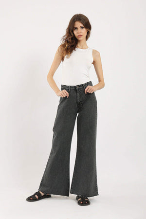 Sleeveless Crew Neck Top - Carina - ÙƒØ§Ø±ÙŠÙ†Ø§