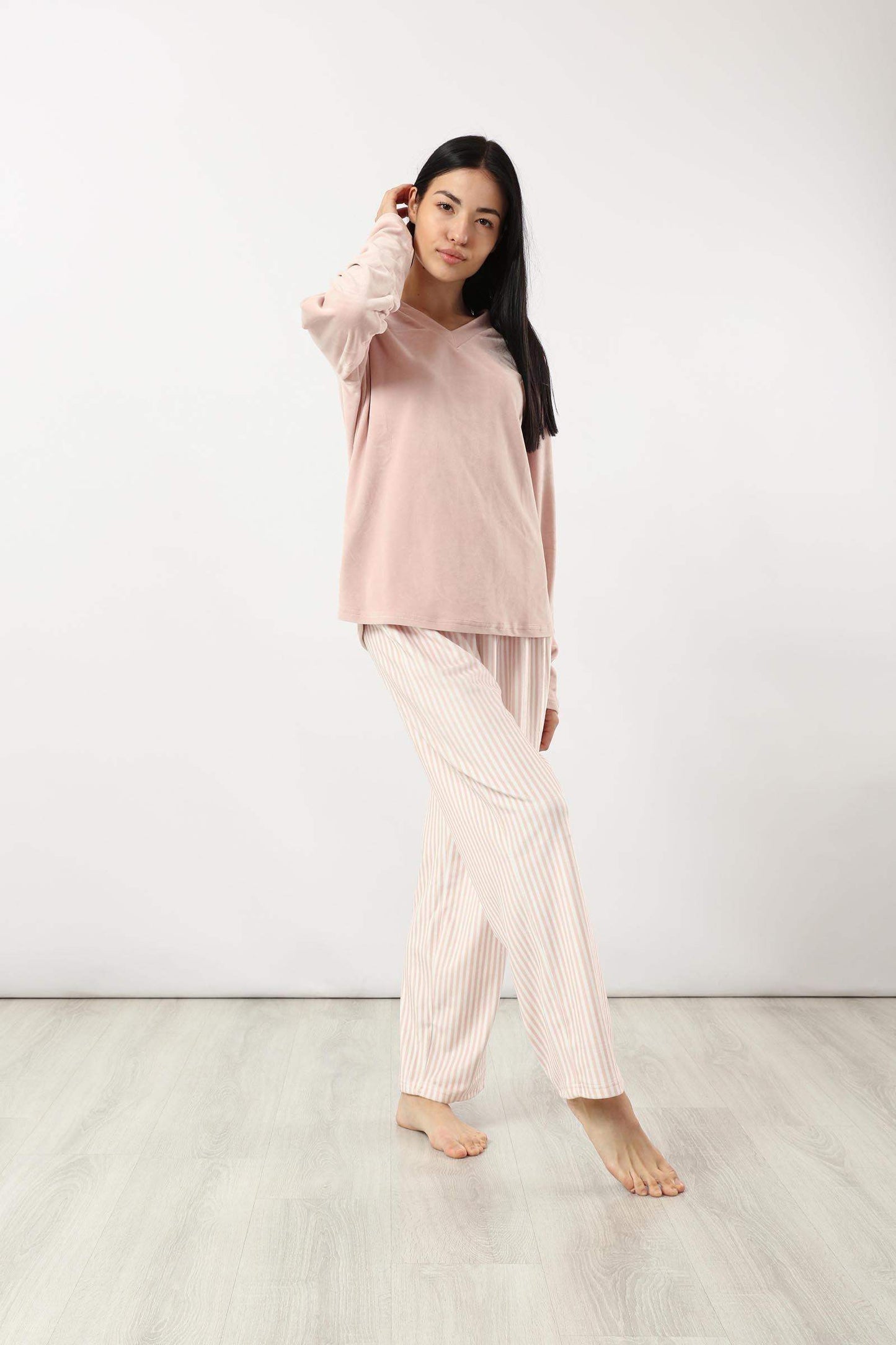 V-Neck Pyjama Set - Carina - ÙƒØ§Ø±ÙŠÙ†Ø§