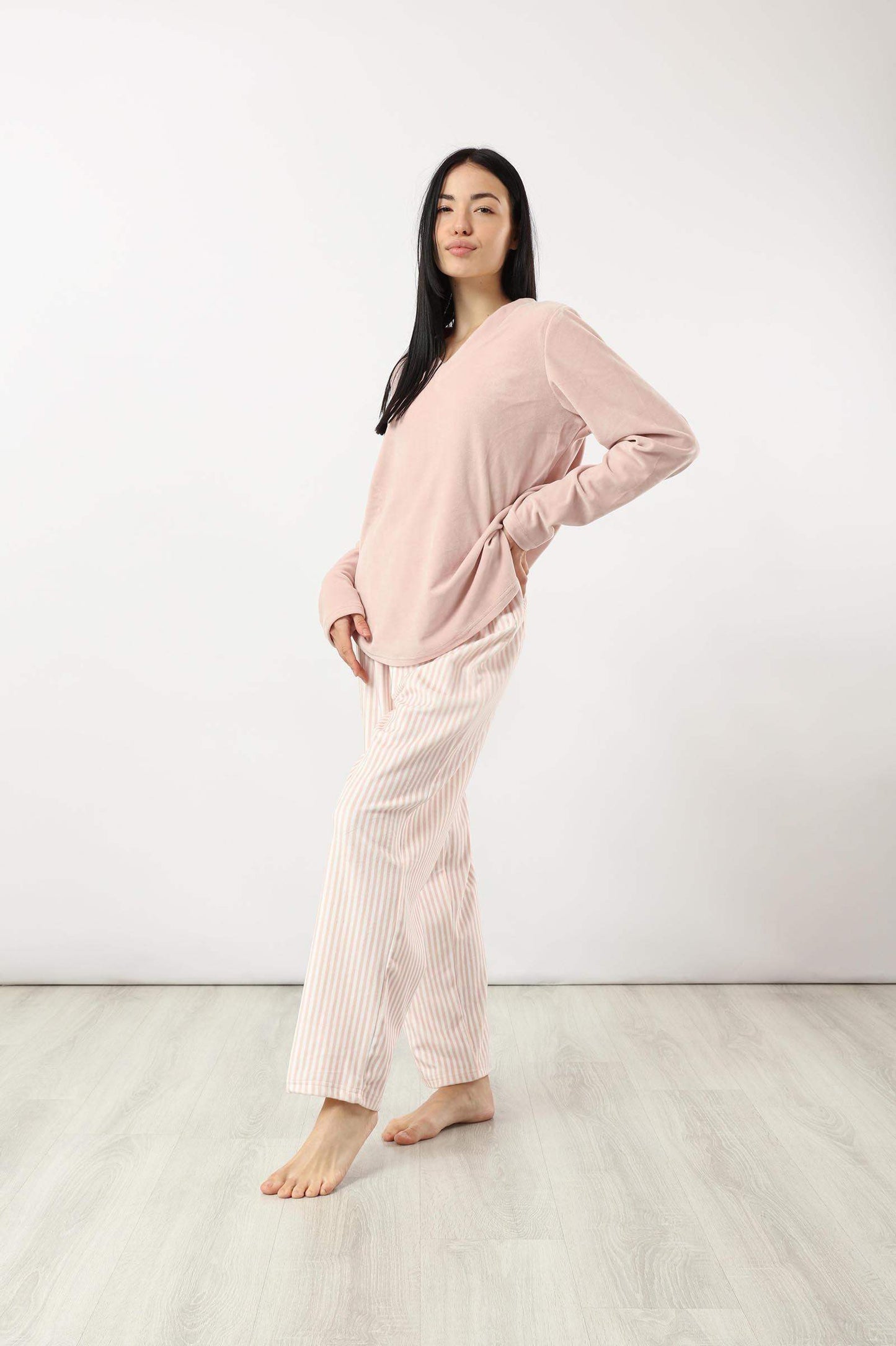 V-Neck Pyjama Set - Carina - ÙƒØ§Ø±ÙŠÙ†Ø§