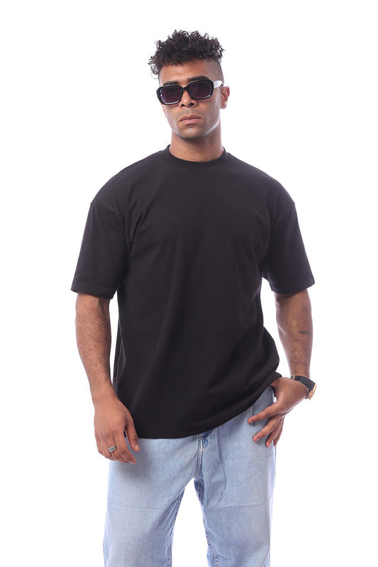 Black Short Sleeved Rounded Neck Solid Pattern T-Shirt